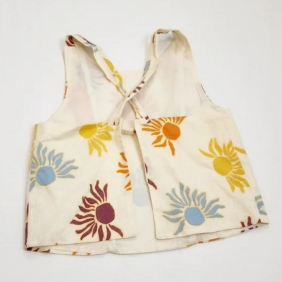 Zara Sleeveless Open Back Blouse - Picture 2 of 5